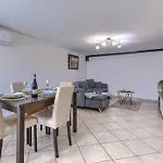 Paola شقة