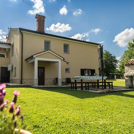Apartment Paola