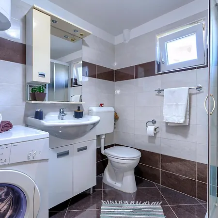 Paola Appartement *
